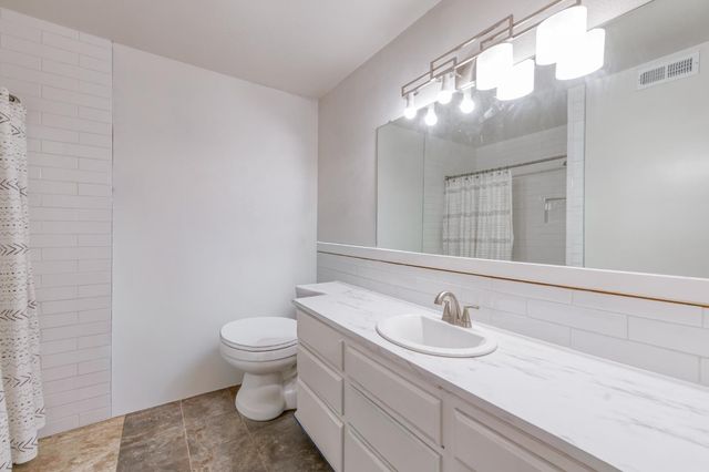 1763 W Santa Ana Avenue, Fresno, CA 93705