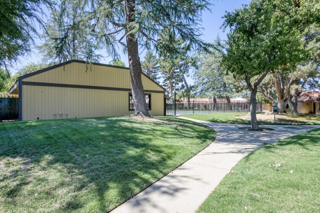 1763 W Santa Ana Avenue, Fresno, CA 93705