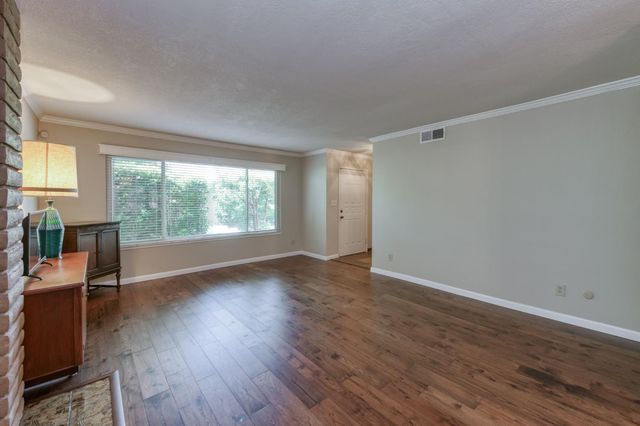 1763 W Santa Ana Avenue, Fresno, CA 93705