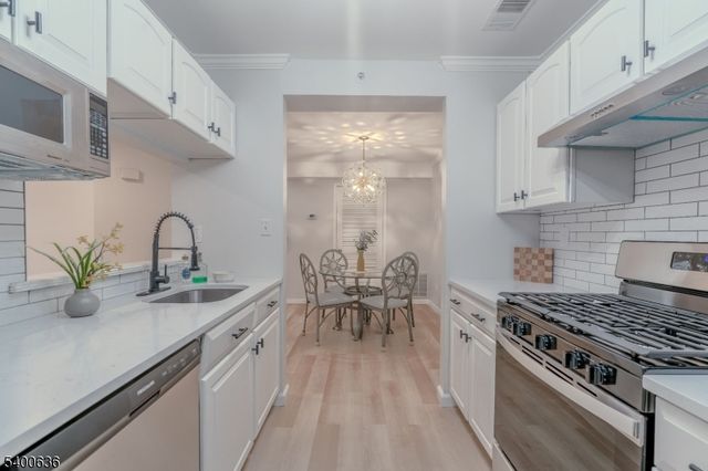 502 Stratford Pl 502, Bridgewater Twp., NJ 08805