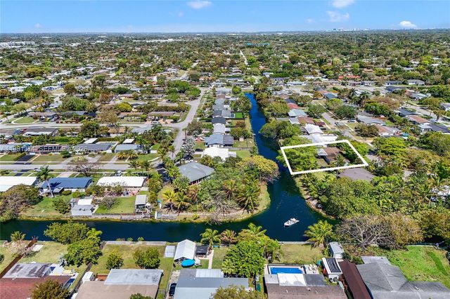 18044 SW 89th Place, Palmetto Bay, FL 33157