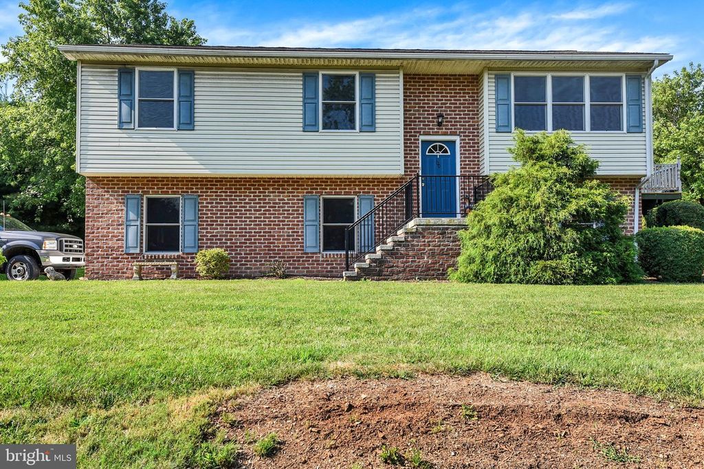 100 FERN AVENUE, Carlisle, PA 17013