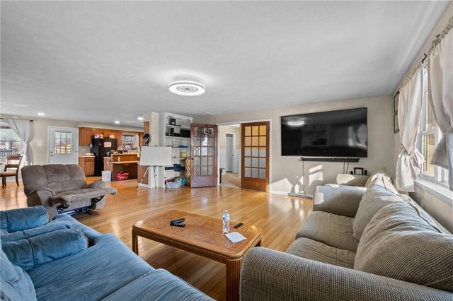 11013 Wpa Road, Gentry, AR 72734