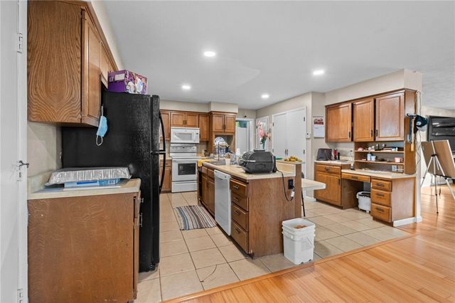 11013 Wpa Road, Gentry, AR 72734