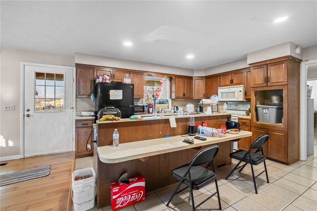 11013 Wpa Road, Gentry, AR 72734