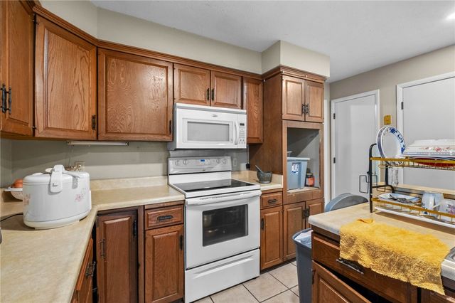 11013 Wpa Road, Gentry, AR 72734