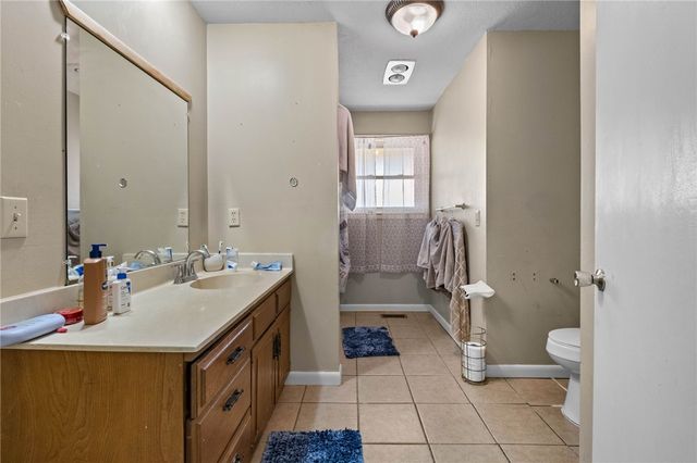 11013 Wpa Road, Gentry, AR 72734