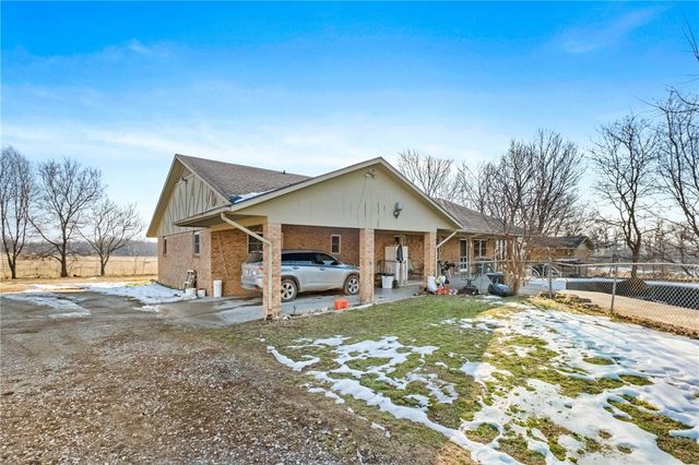 11013 Wpa Road, Gentry, AR 72734