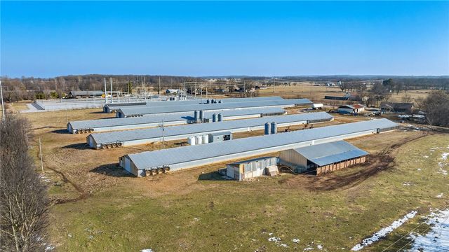 11013 Wpa Road, Gentry, AR 72734