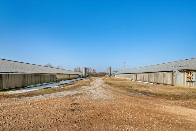 11013 Wpa Road, Gentry, AR 72734