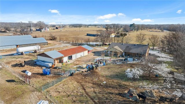 11013 Wpa Road, Gentry, AR 72734