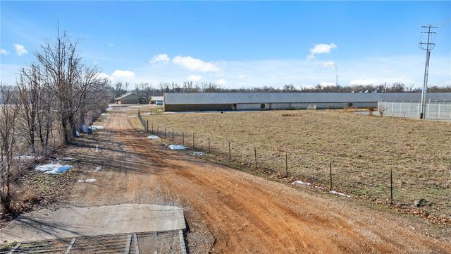 11013 Wpa Road, Gentry, AR 72734