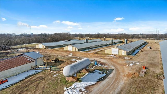 11013 Wpa Road, Gentry, AR 72734