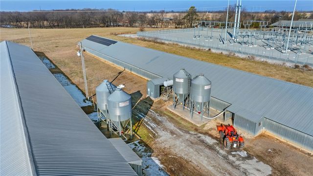 11013 Wpa Road, Gentry, AR 72734