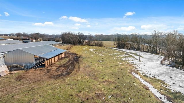 11013 Wpa Road, Gentry, AR 72734