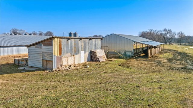 11013 Wpa Road, Gentry, AR 72734