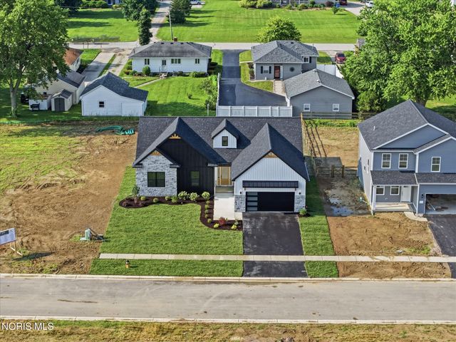 5922 Kacy Lane, Oregon, OH 43616