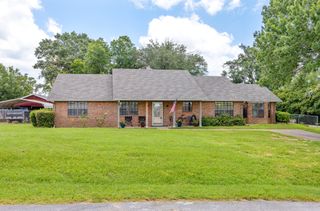 104 W Perry Street, Frankston, TX 75763