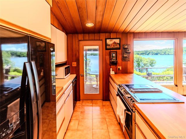 4154 W Shore Drive, White Lake, NY 12786