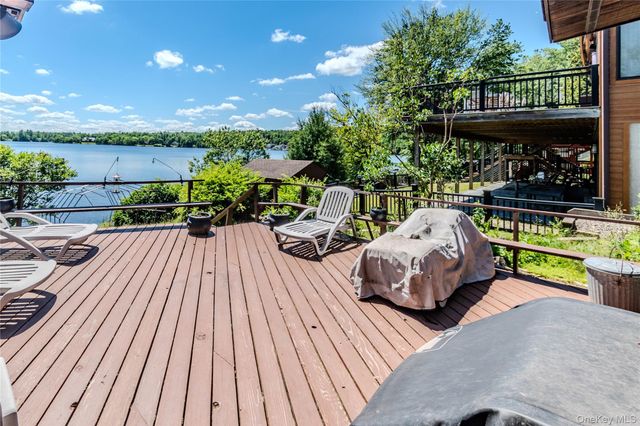 4154 W Shore Drive, White Lake, NY 12786
