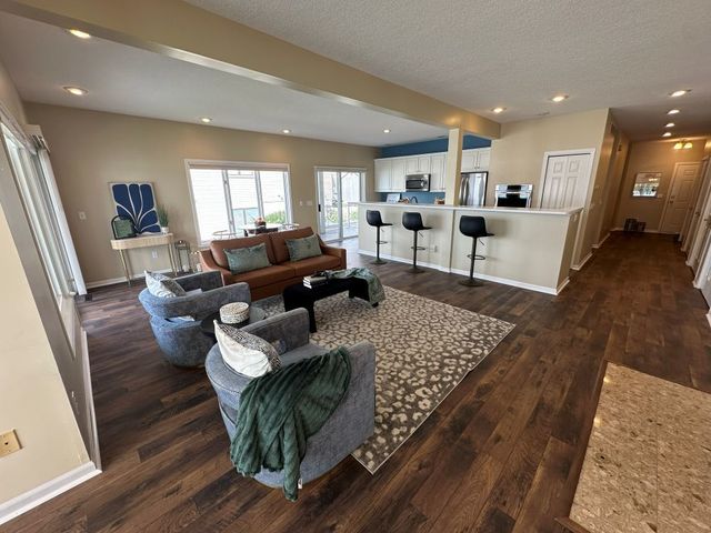 855 Canal Shore Drive, Leclaire, IA 52753