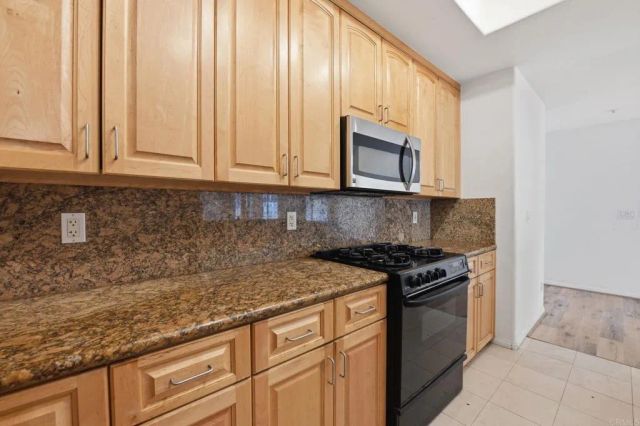 7548 Romeria Street, Carlsbad, CA 92009