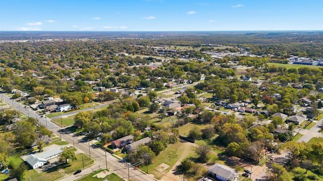 2512 E Ann Arbor Avenue, Dallas, TX 75216