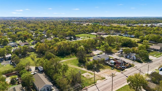 2512 E Ann Arbor Avenue, Dallas, TX 75216