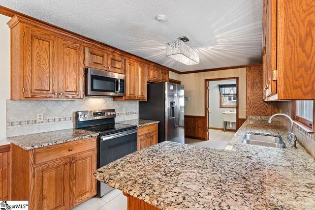 312 Sloping Meadow Drive, Inman, SC 29349