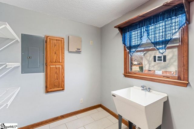 312 Sloping Meadow Drive, Inman, SC 29349