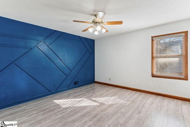 312 Sloping Meadow Drive, Inman, SC 29349