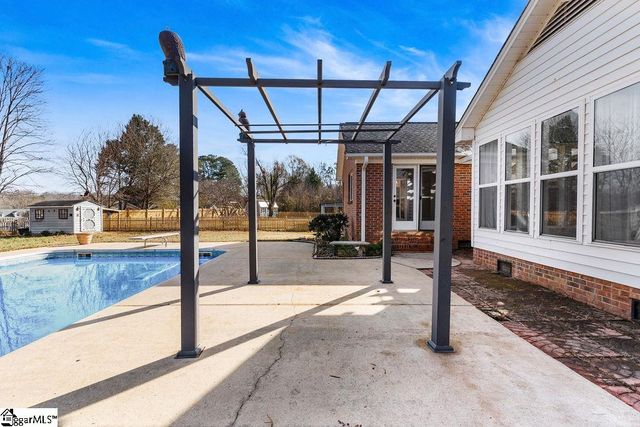 312 Sloping Meadow Drive, Inman, SC 29349