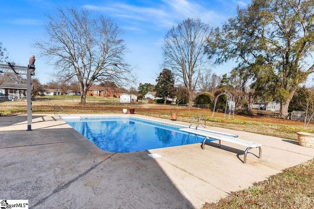 312 Sloping Meadow Drive, Inman, SC 29349