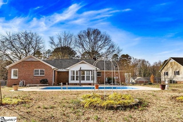 312 Sloping Meadow Drive, Inman, SC 29349