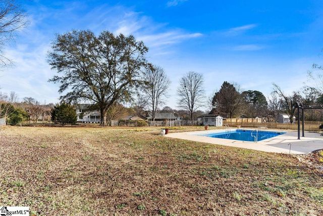 312 Sloping Meadow Drive, Inman, SC 29349