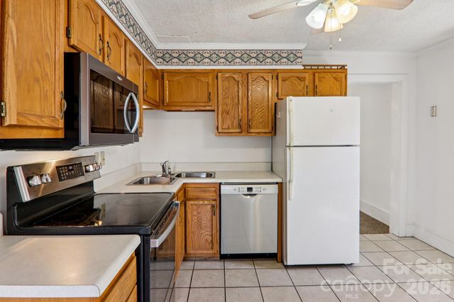 24 Pelzer Street, Asheville, NC 28804