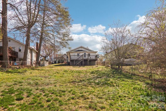 24 Pelzer Street, Asheville, NC 28804