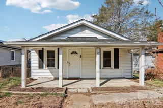 24 Pelzer Street, Asheville, NC 28804