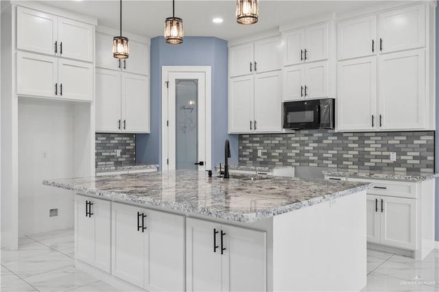 3610 Las Brisas Street, Edinburg, TX 78542