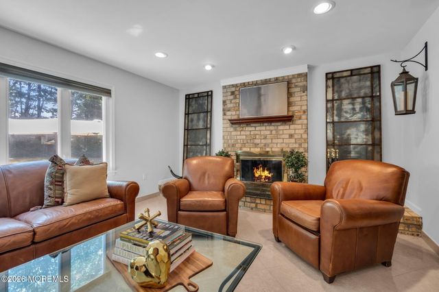 9 Woodcrest Terrace, Englishtown, NJ 07726