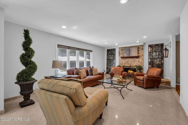 9 Woodcrest Terrace, Englishtown, NJ 07726