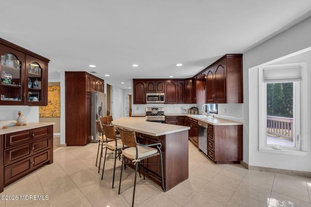 9 Woodcrest Terrace, Englishtown, NJ 07726