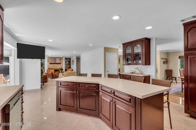 9 Woodcrest Terrace, Englishtown, NJ 07726