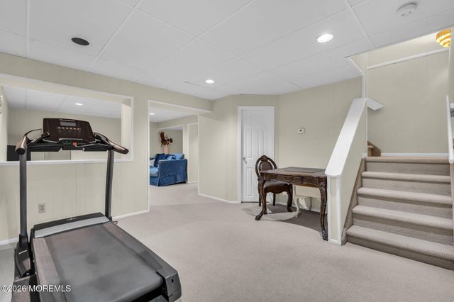 9 Woodcrest Terrace, Englishtown, NJ 07726