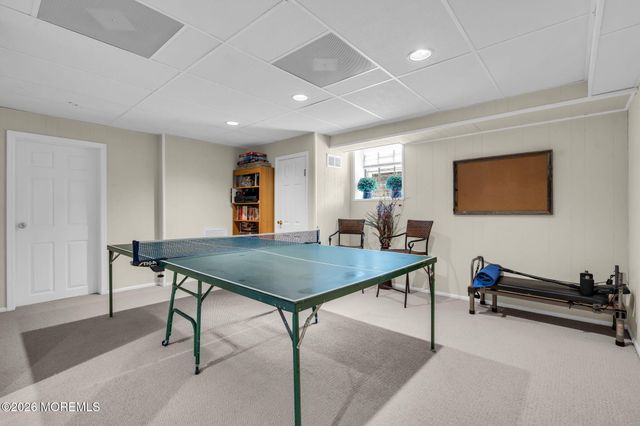 9 Woodcrest Terrace, Englishtown, NJ 07726