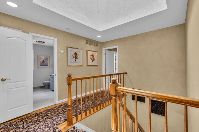 9 Woodcrest Terrace, Englishtown, NJ 07726