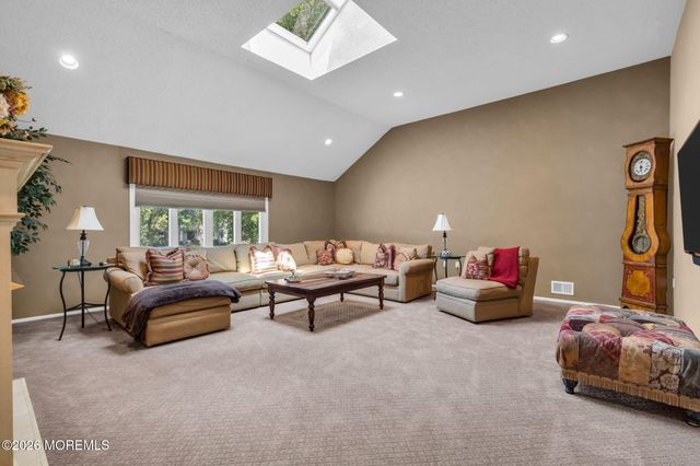 9 Woodcrest Terrace, Englishtown, NJ 07726