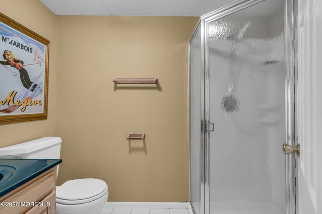 9 Woodcrest Terrace, Englishtown, NJ 07726