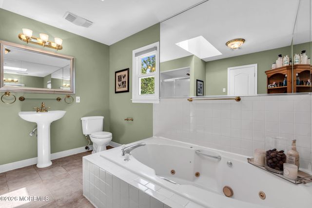 9 Woodcrest Terrace, Englishtown, NJ 07726