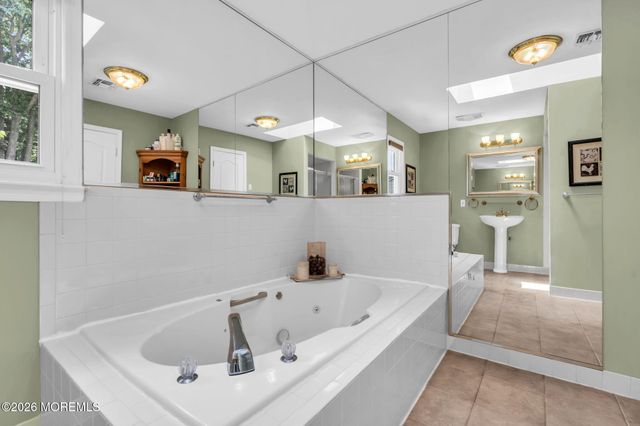 9 Woodcrest Terrace, Englishtown, NJ 07726